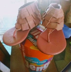 OLD NAVY ZIP UP SANDAL SIZE 5